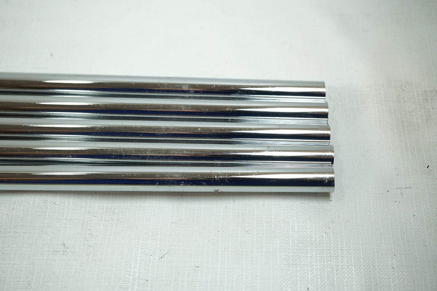 Dynamic Gold Lite R300 Iron Shaft / Regular Flex Steel / 0.355 / New