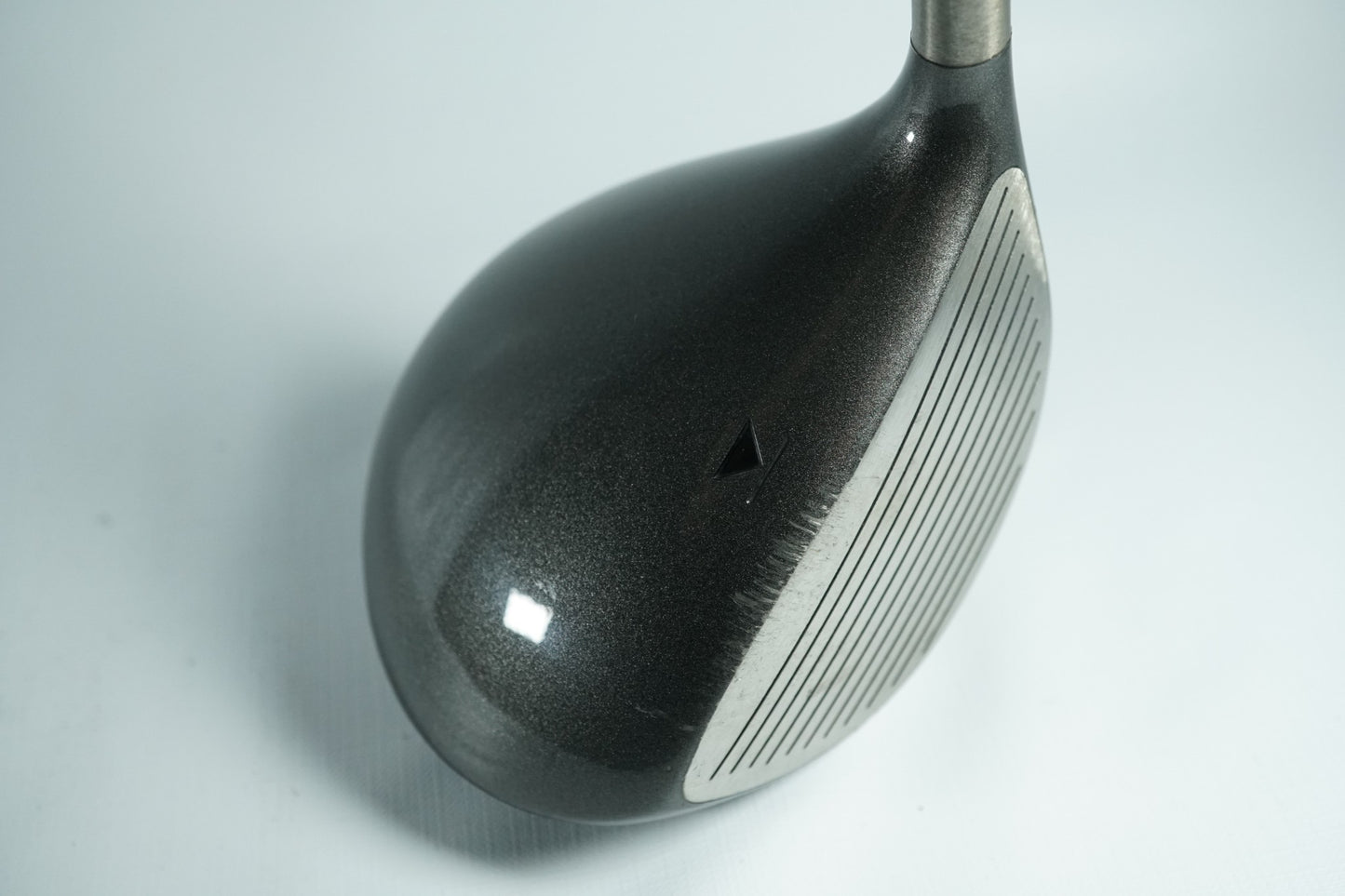 Titleist 975D Driver 9.5° / Regular Flex Graphite Shaft / New Grip