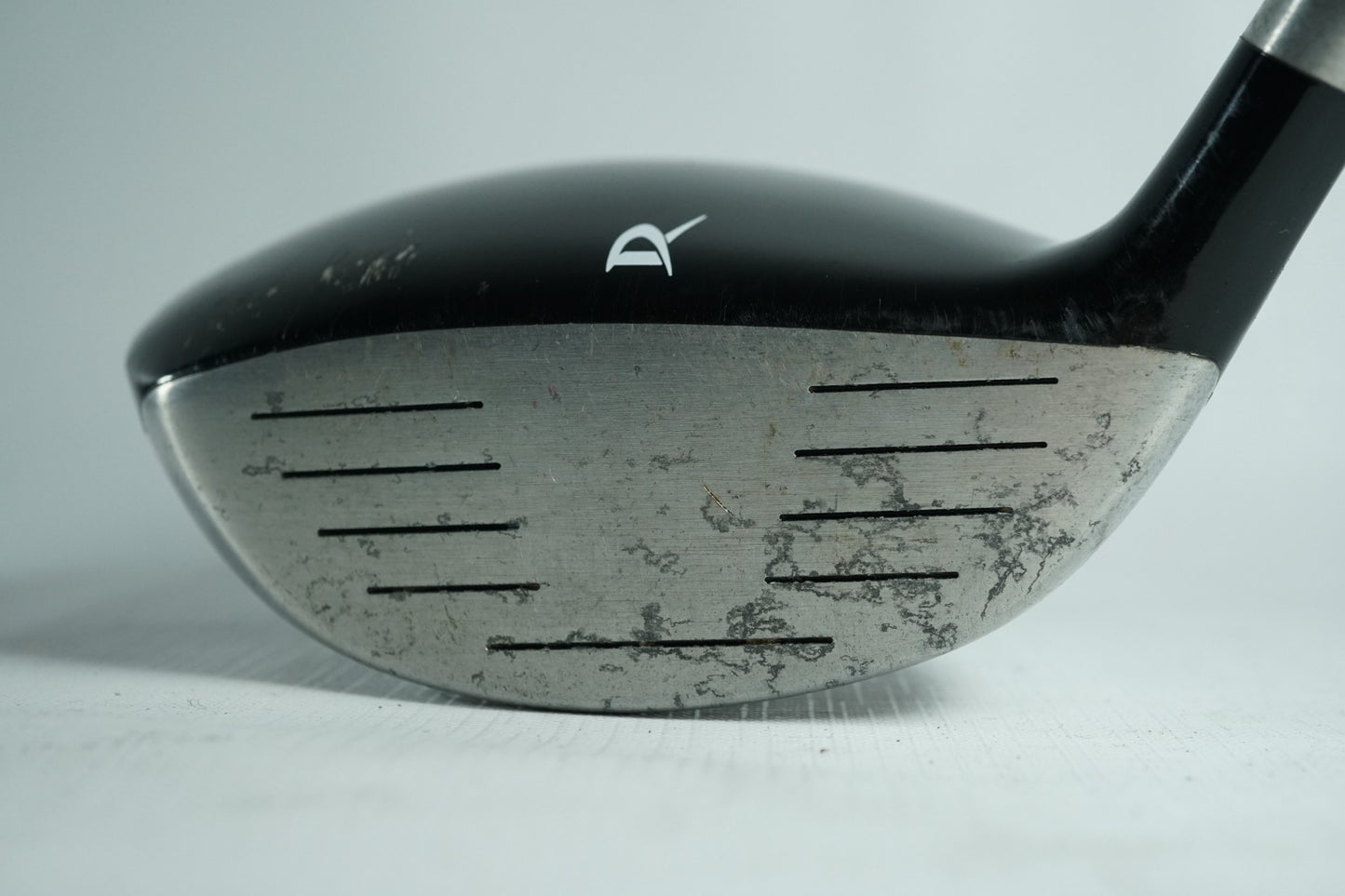Wilson Deep Red 3 Wood 16° / Regular Flex Graphite Shaft / New Grip
