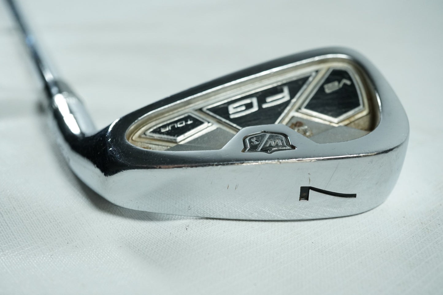 Wilson FG Tour V2 7 Iron / Stiff Flex Steel Shaft / New Grip