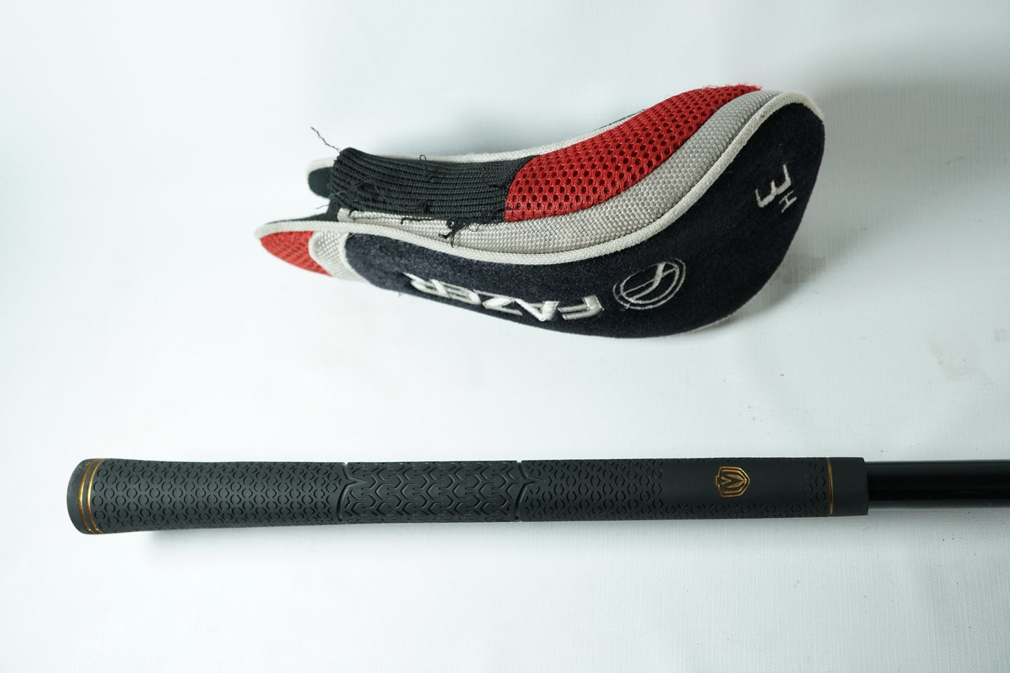 Fazer Contender 404 3 Hybrid / Regular Flex Graphite Shaft / New Grip