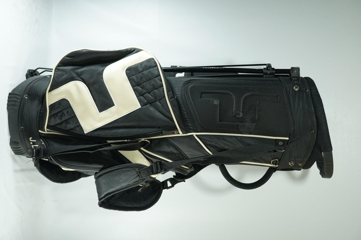 J Lindeberg Stand Bag / Black and Off White