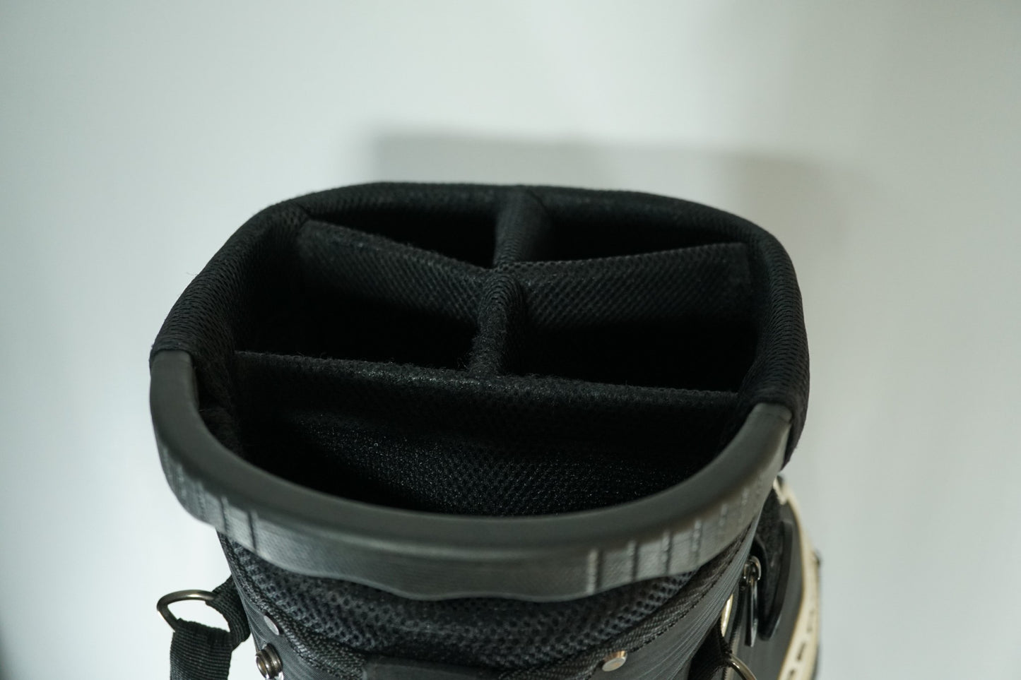 J Lindeberg Stand Bag / Black and Off White