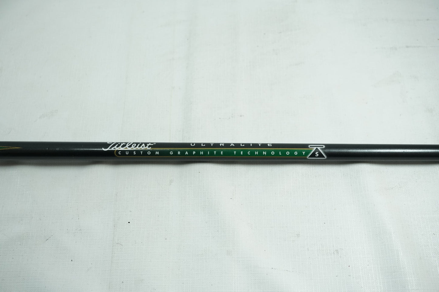 Titleist 975D Driver 9.5° / Stiff Flex Graphite Shaft / New Grip / 090625417