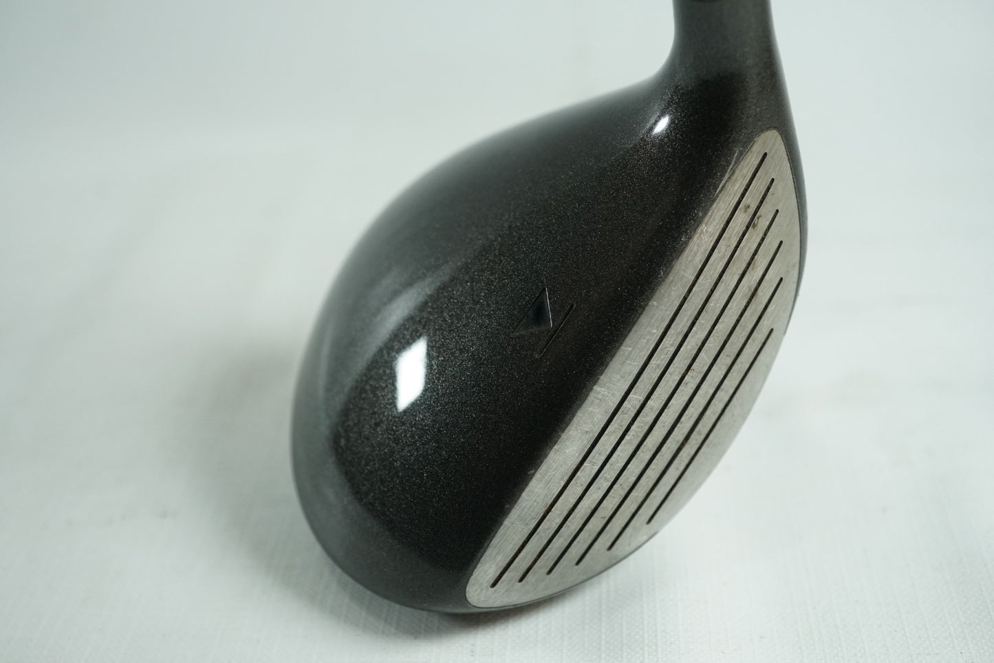 Titleist 975F 5 Wood 18.5° / Regular Flex Graphite Shaft / New Grip