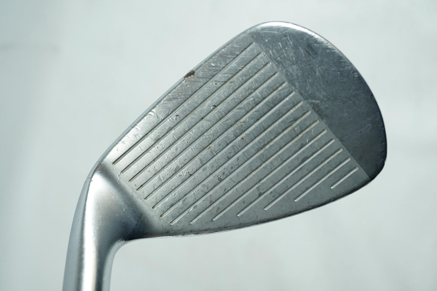 Mizuno JPX 821 Hot Metal Pitching Wedge / Regular Flex Graphite Shaft
