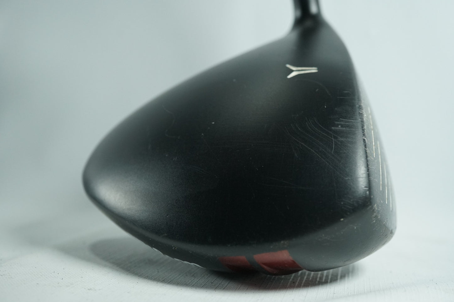 Wilson Deep Red Tour Driver 10.5° / Graphite Shaft