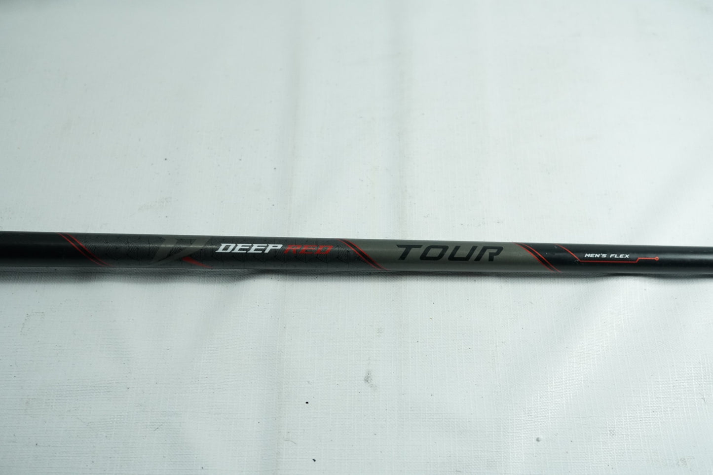 Wilson Deep Red Tour Driver 10.5° / Graphite Shaft