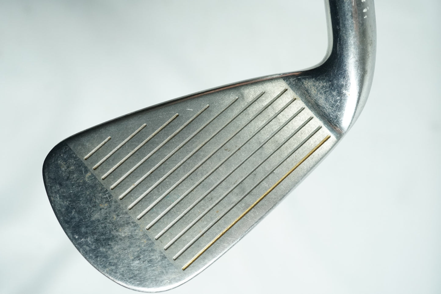 Wilson Di7 4 Iron / Regular Flex Graphite Shaft