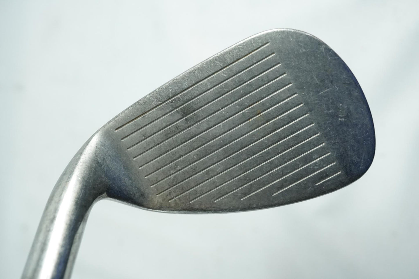 Wilson Di7 Sand Wedge / Regular Flex Graphite Shaft