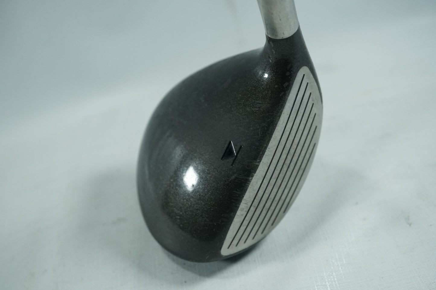Titleist 975F 2 Wood 13.5° / Stiff Flex Graphite Shaft / New Grip
