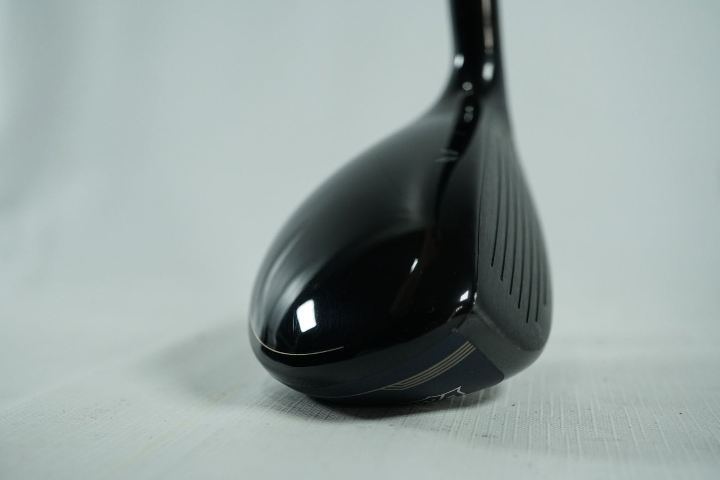 Wilson D9 4 Hybrid 22° / Regular Flex Graphite Shaft