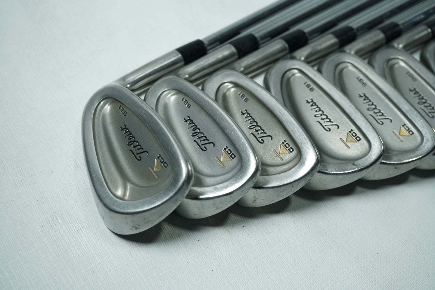 Titleist DCI 981 Irons / 3-PW / Regular Flex Steel Shafs