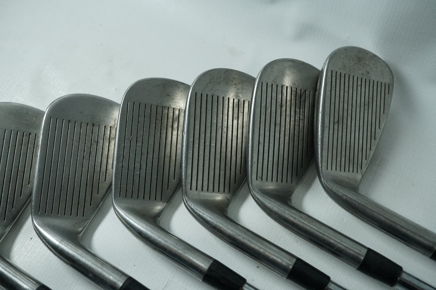 Titleist DCI 981 Irons / 3-PW / Regular Flex Steel Shafs