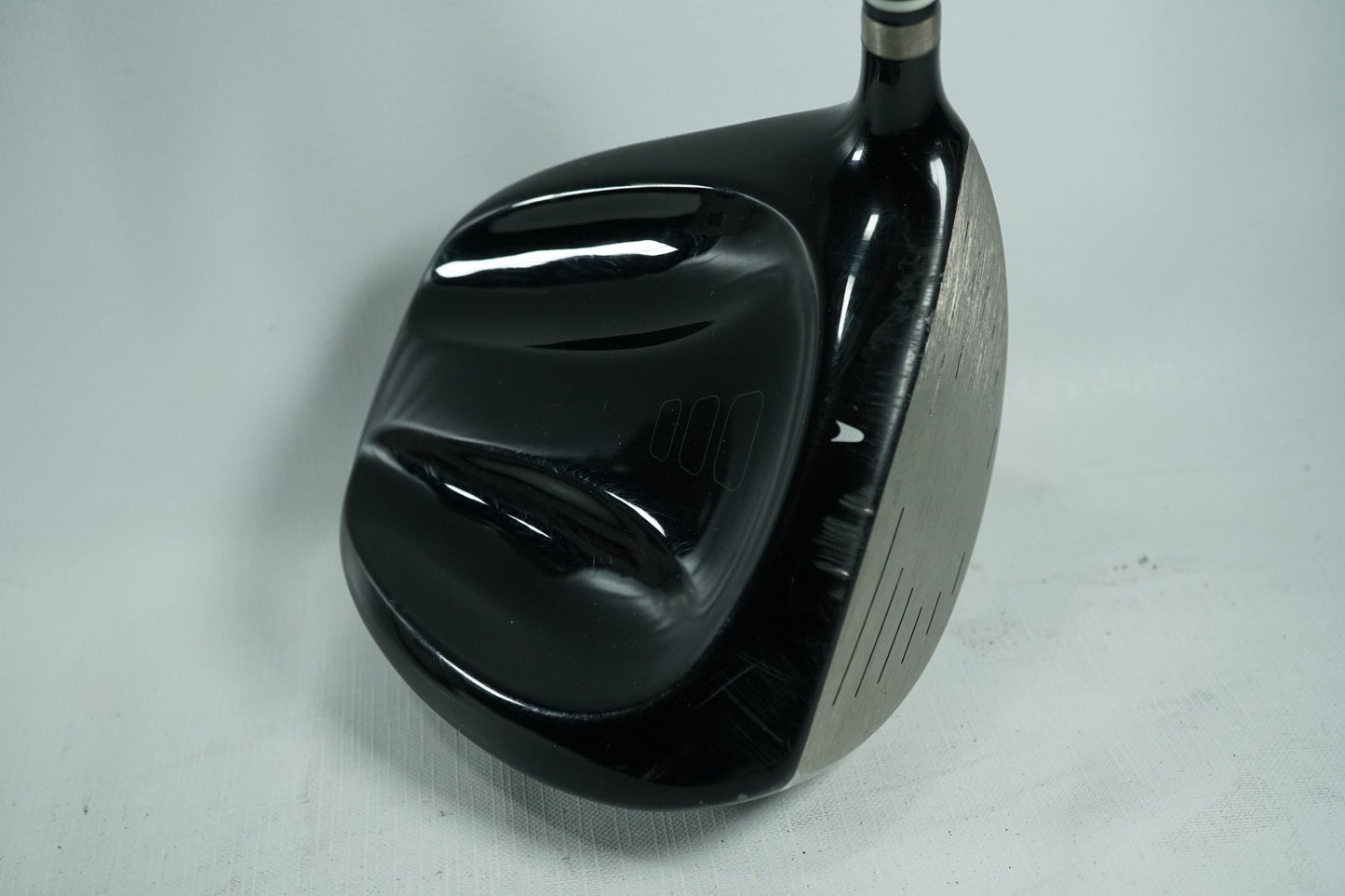 Wilson Spine Driver 10.5° / Regular Flex Graphite Shaft / New Grip