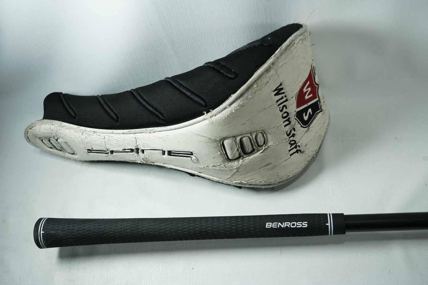 Wilson Spine Driver 10.5° / Regular Flex Graphite Shaft / New Grip