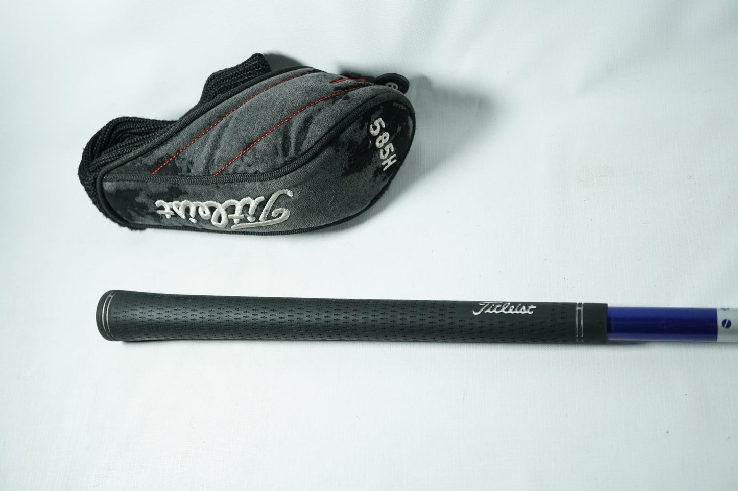 Titleist 585H 3 Hybrid 19° / Regular Flex Graphite Shaft