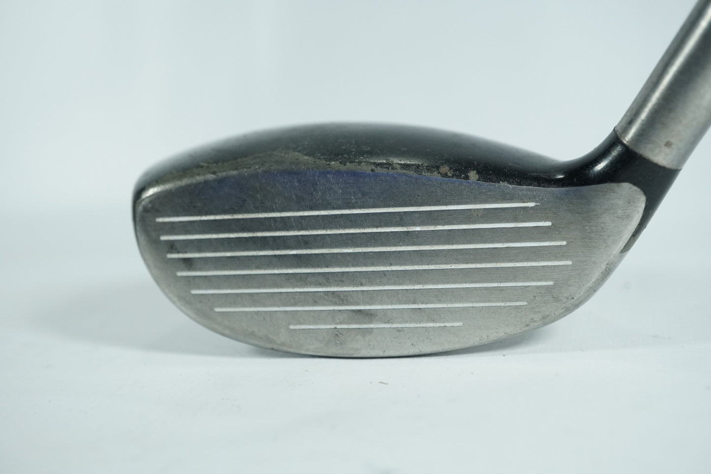 Titleist 909H 3 Hybrid 21° / Regular Flex Graphite Shaft / New Grip