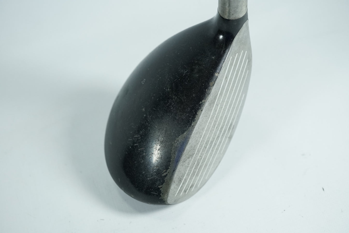 Titleist 909H 3 Hybrid 21° / Regular Flex Graphite Shaft / New Grip