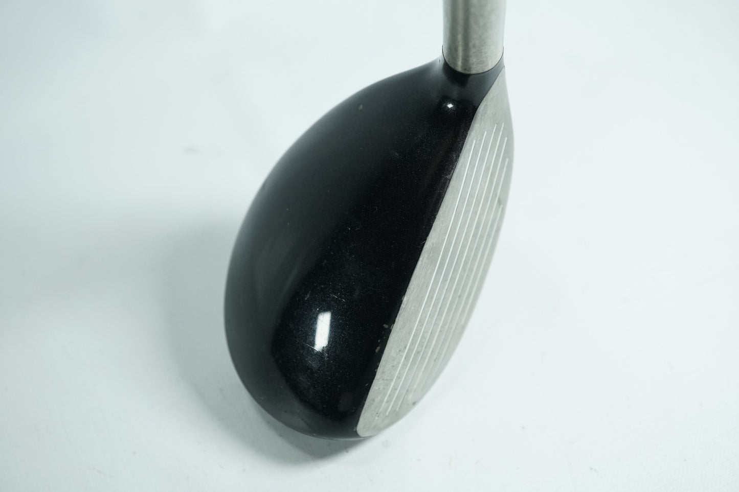Titleist 909H 4 Hybrid 21° / Stiff Flex Graphite Shaft / New Grip