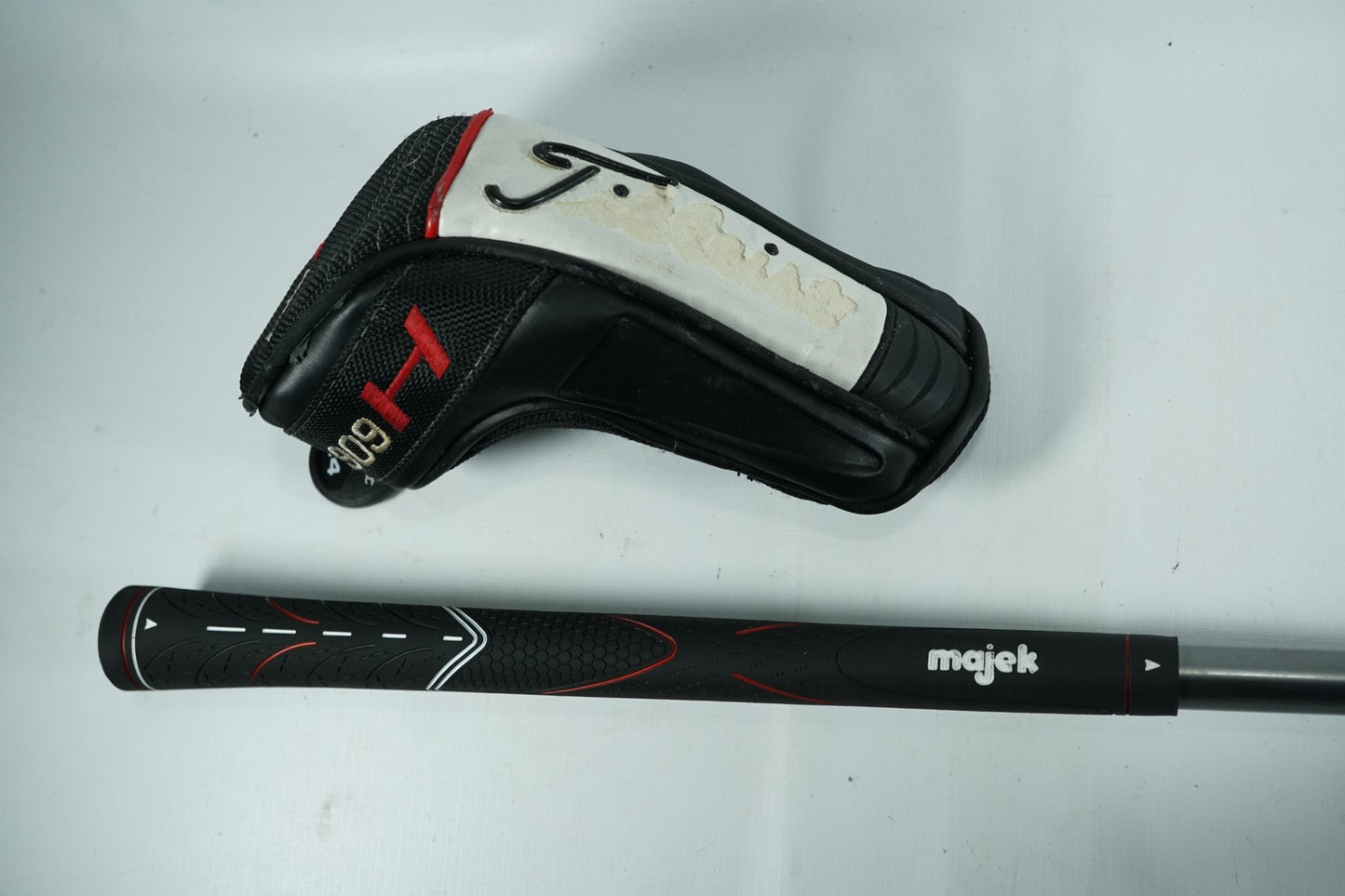 Titleist 909H 4 Hybrid 21° / Stiff Flex Graphite Shaft / New Grip