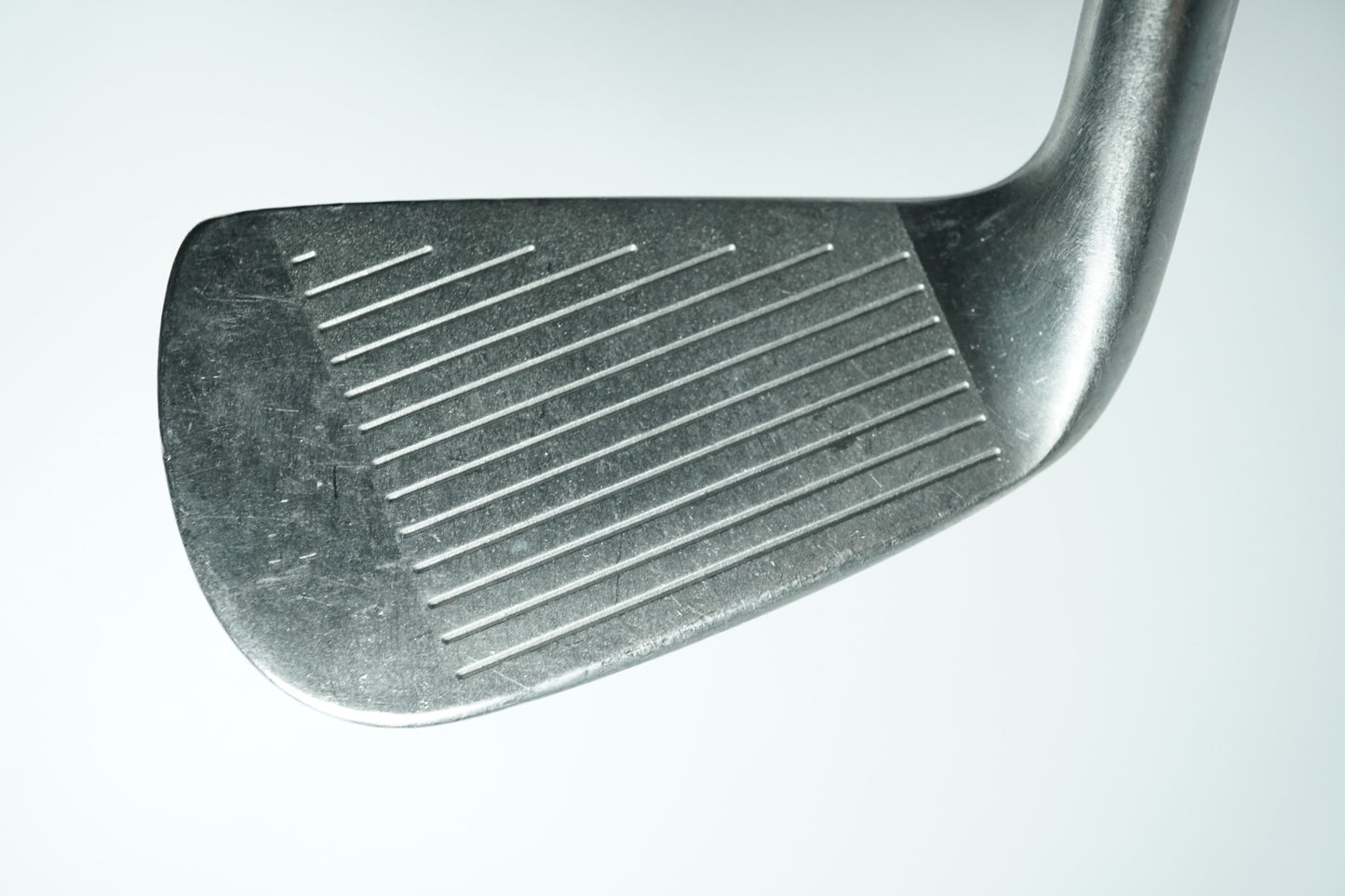Titleist DCI 990 5 Iron / Regular Flex Steel Shaft  / New Grip