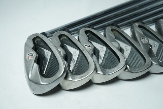 Wilson Di7 Irons / 4-PW / Uniflex Steel Shafts / New Grips