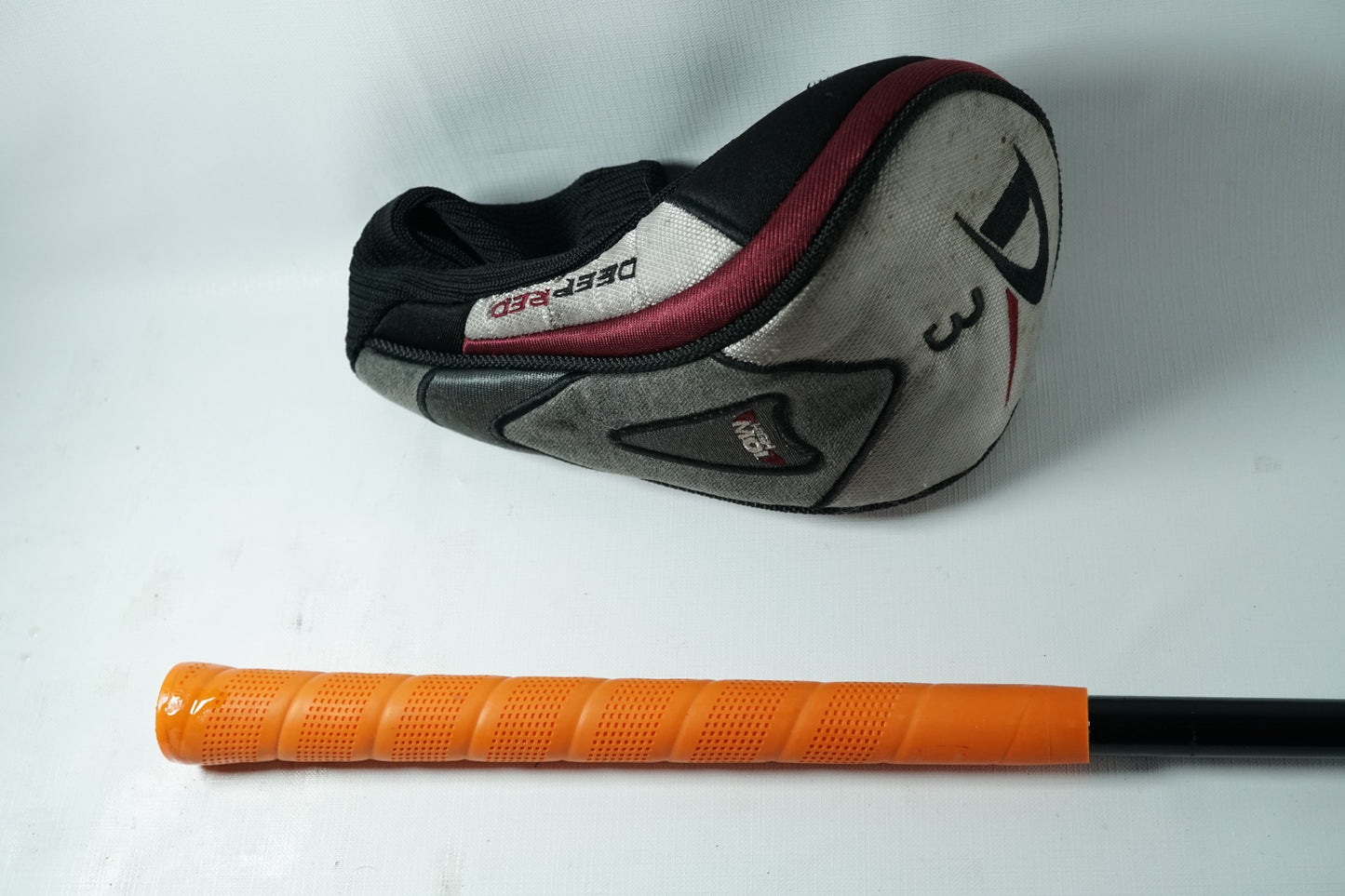 Wilson Deep Red 3 Wood 16° / Regular Flex Graphite Shaft / New Grip