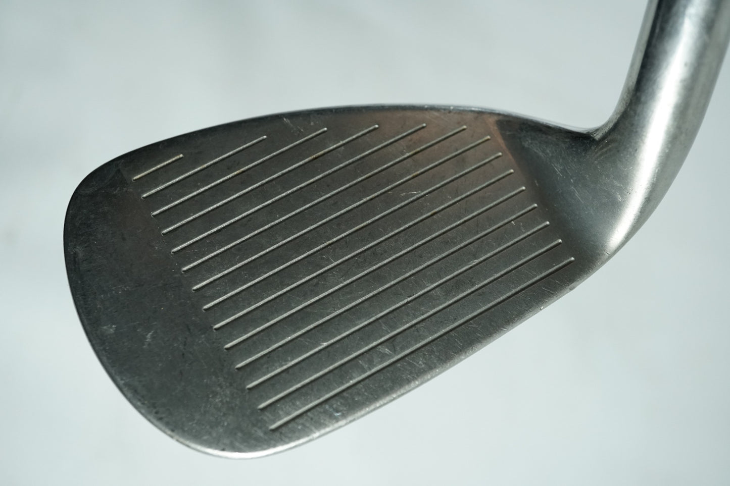 Wilson Di7 Sand Wedge / Regular Flex Graphite Shaft