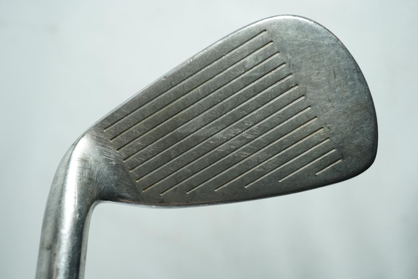 Wilson Di7 8 Iron / Regular Flex Graphite Shaft / New Grip