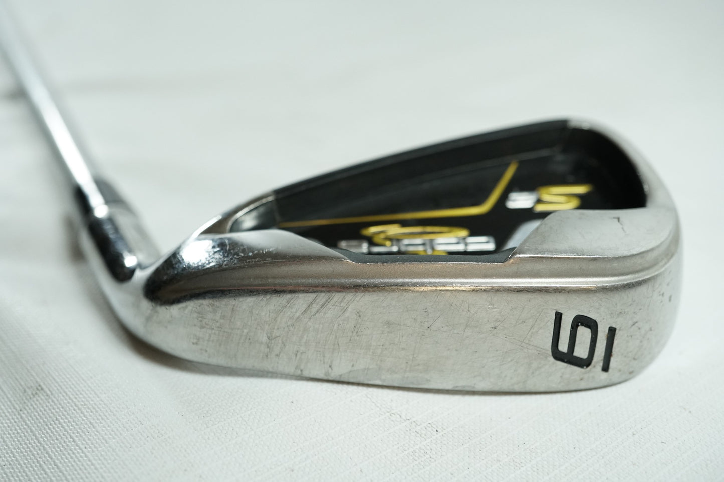 Cobra S2 6 Iron / Regular Flex Graphite Shaft / New Grip