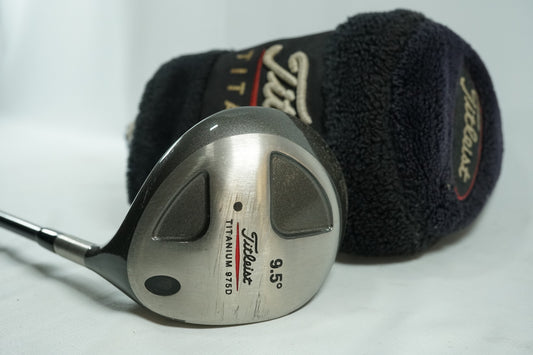 Titleist 975D Driver 9.5° / Stiff Flex Graphite Shaft / New Grip / 090625417
