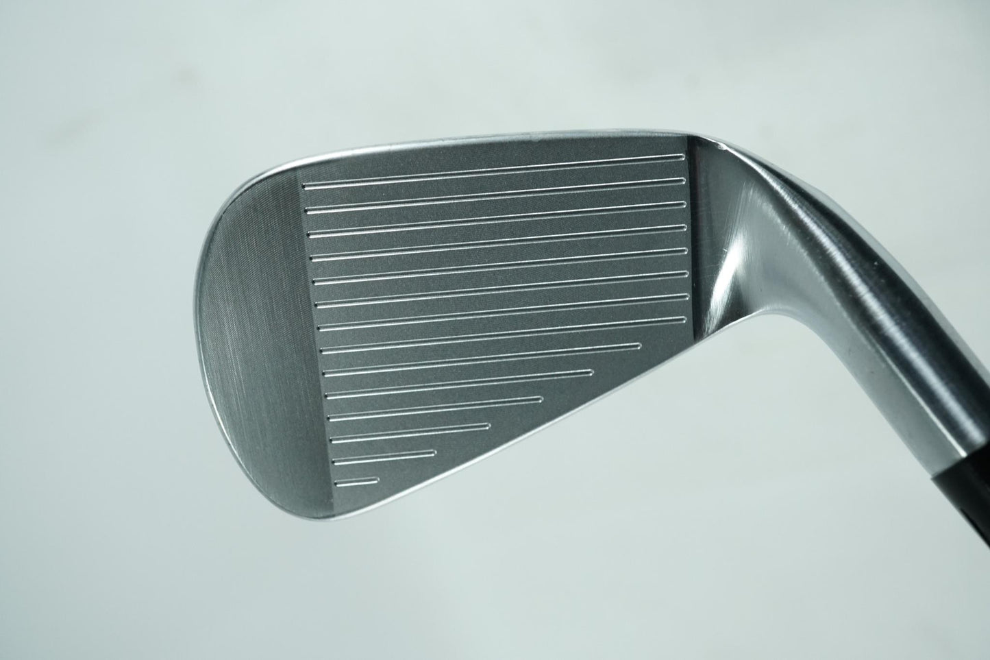 Taylormade P770 7 Iron / Regular Flex Graphite Shaft / Left Handed / Ex Demo
