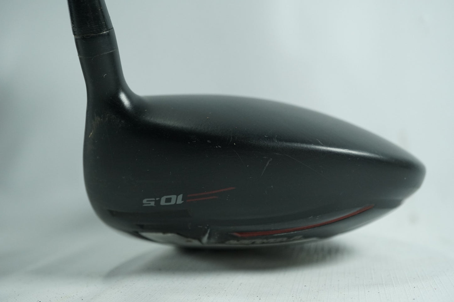 Wilson Deep Red Tour Driver 10.5° / Graphite Shaft