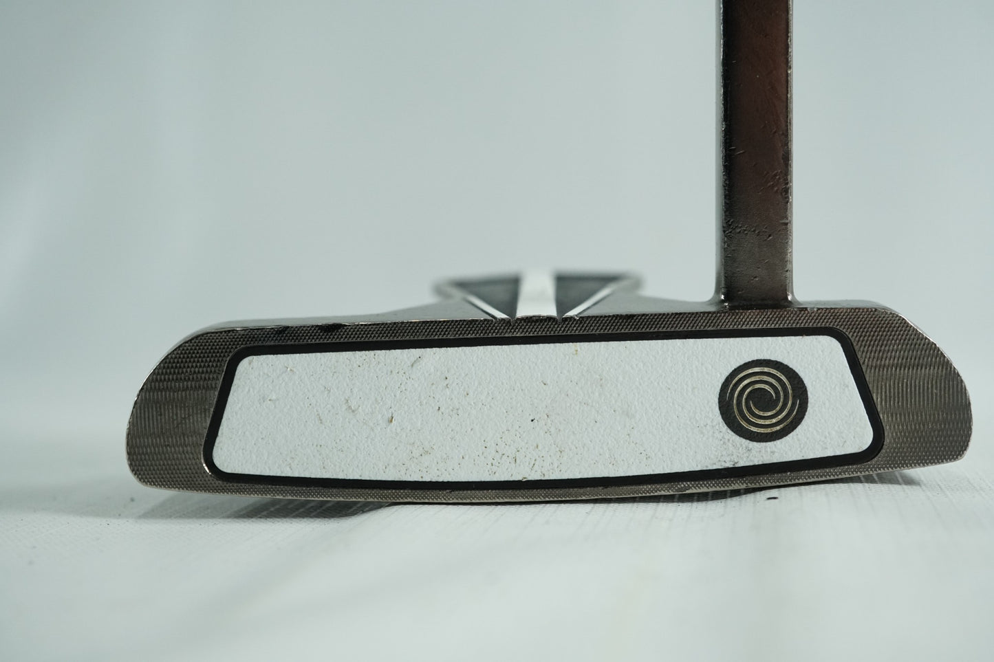 Odyssey White Ice Dart Blade Putter / 35" / New Grip