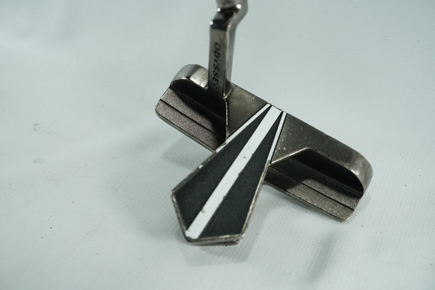 Odyssey White Ice Dart Blade Putter / 35" / New Grip