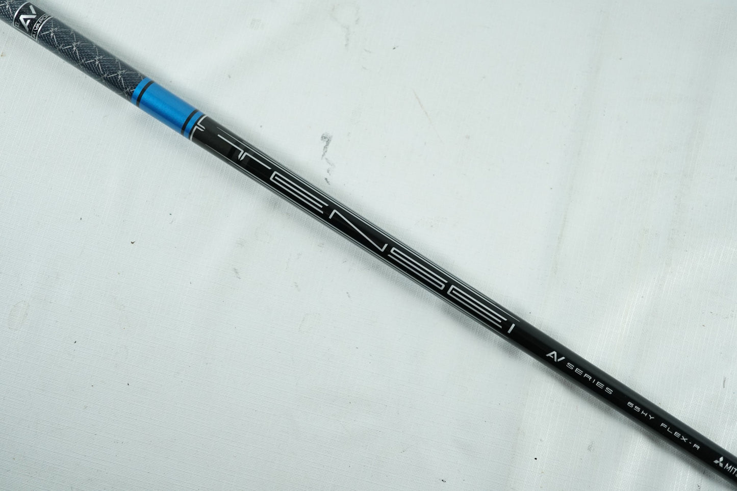 Tensei AV Blue Hybrid Shaft / Regular Flex / Titleist Adapter / 39.25"
