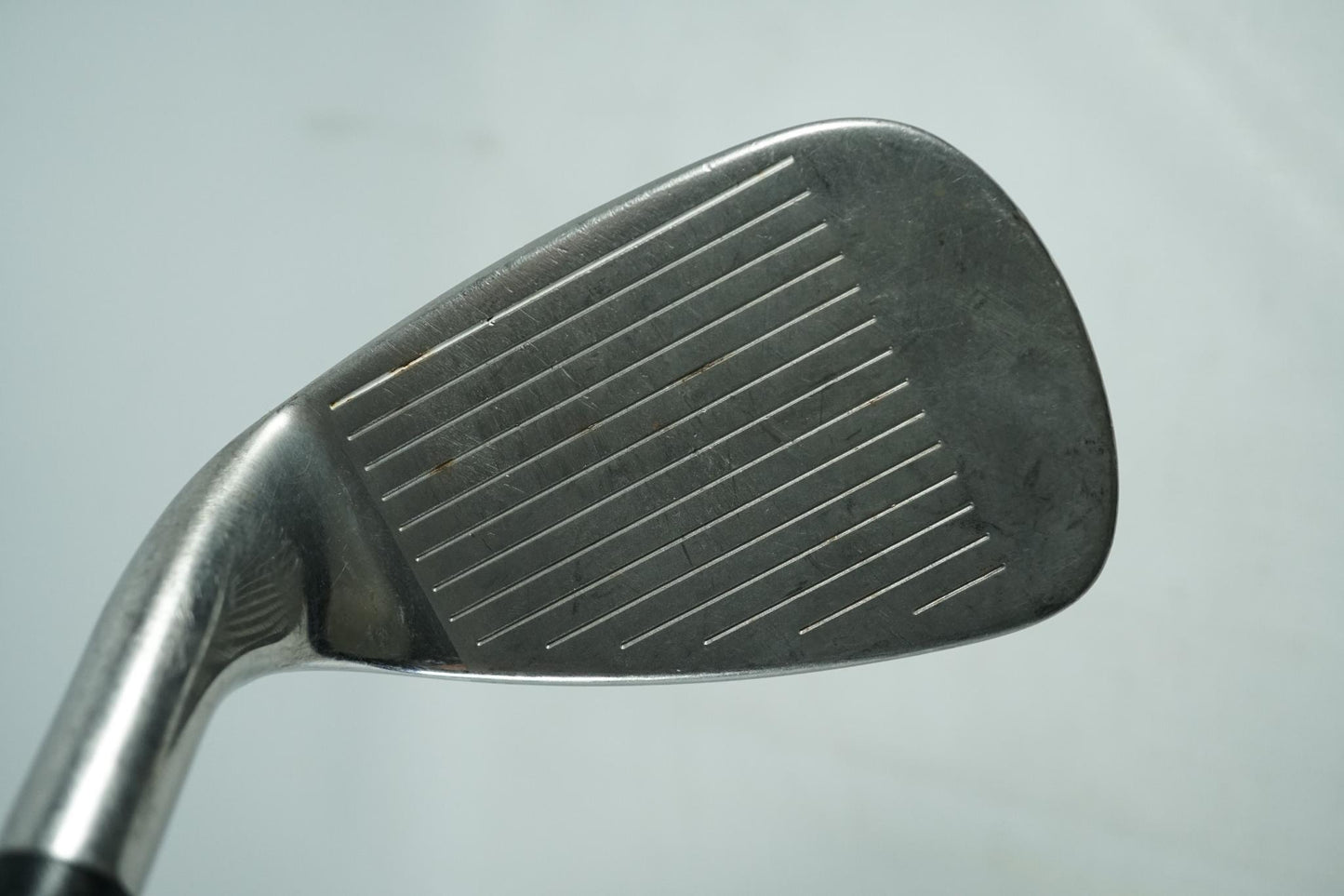 Wilson D100 Sand Wedge / Uniflex Steel Shaft / 090925270