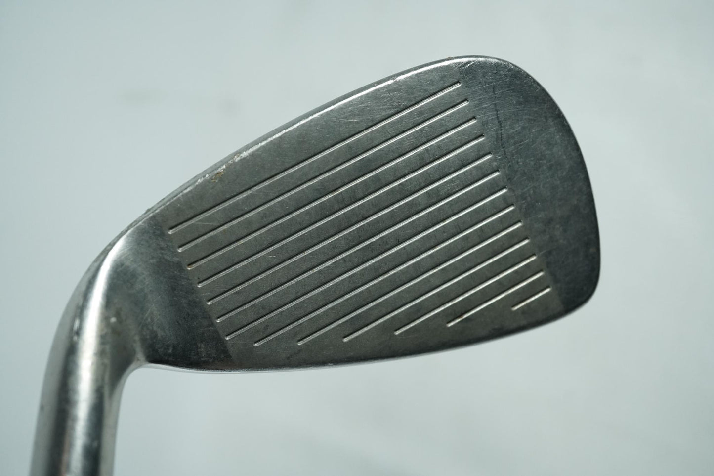 Wilson Di5 7 Iron / Regular Flex Graphite Shaft