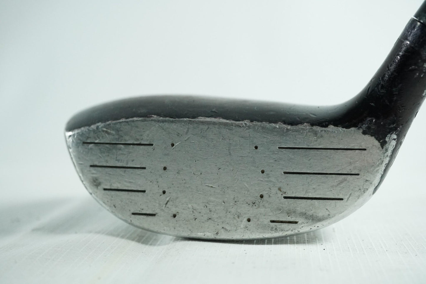 Wilson Deep Red HL 3 Hybrid / Regular Flex Graphite Shaft