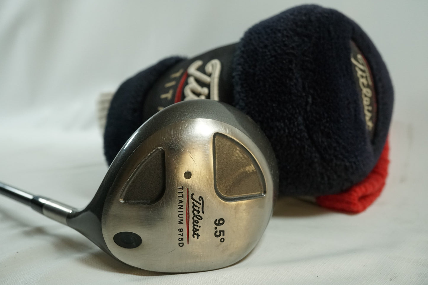 Titleist 975D Driver 9.5° / Regular Flex Graphite Shaft / New Grip