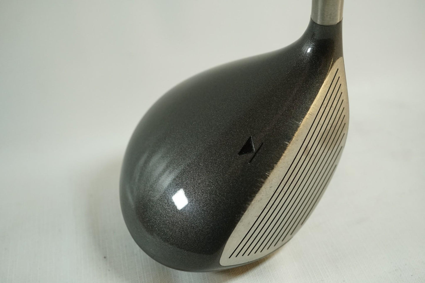Titleist 975D Driver 9.5° / Regular Flex Graphite Shaft / New Grip