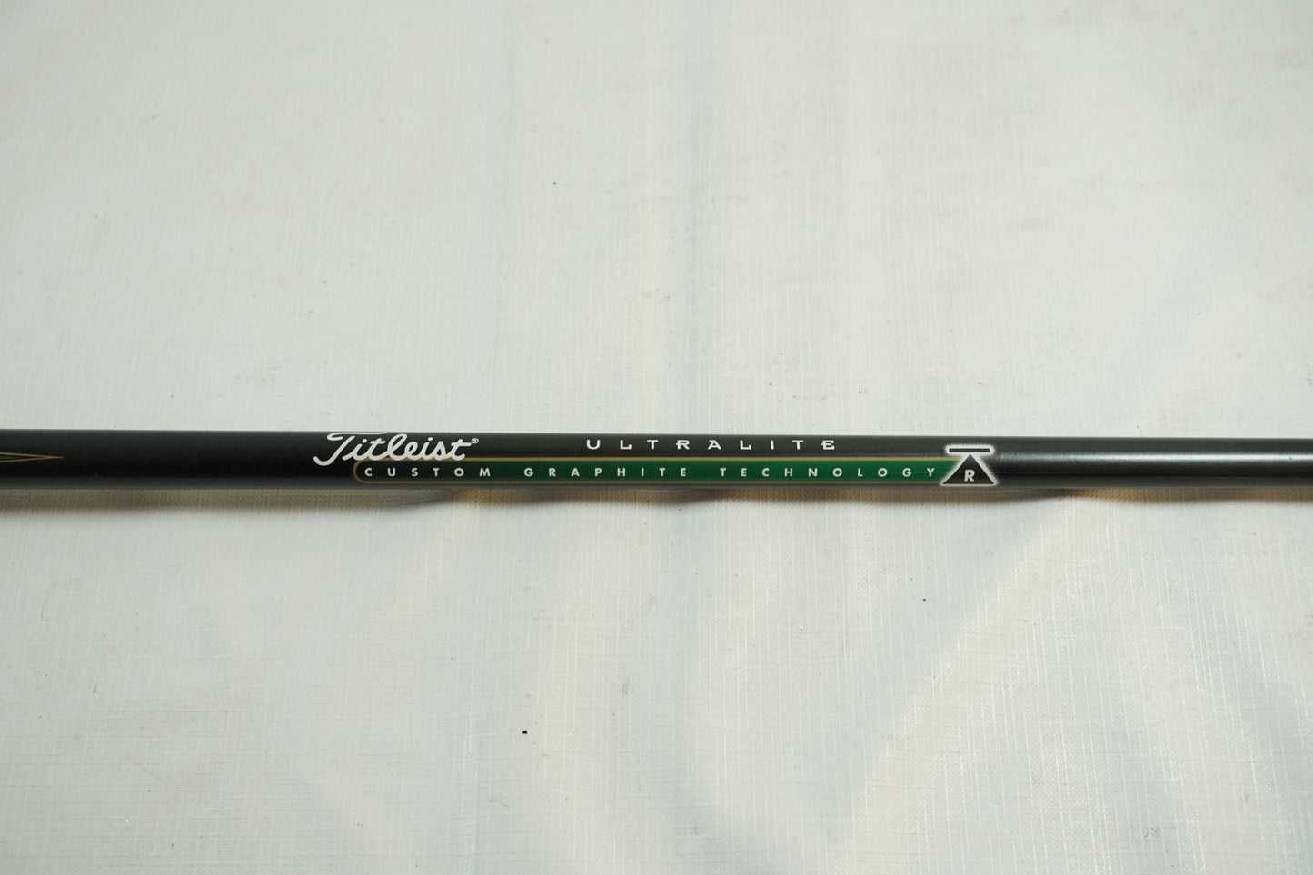 Titleist 975D Driver 9.5° / Regular Flex Graphite Shaft / New Grip