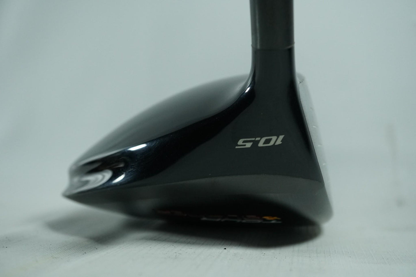 Taylormade Tour Burner Driver 10.5° / Regular Flex Graphite Shaft / Left Handed