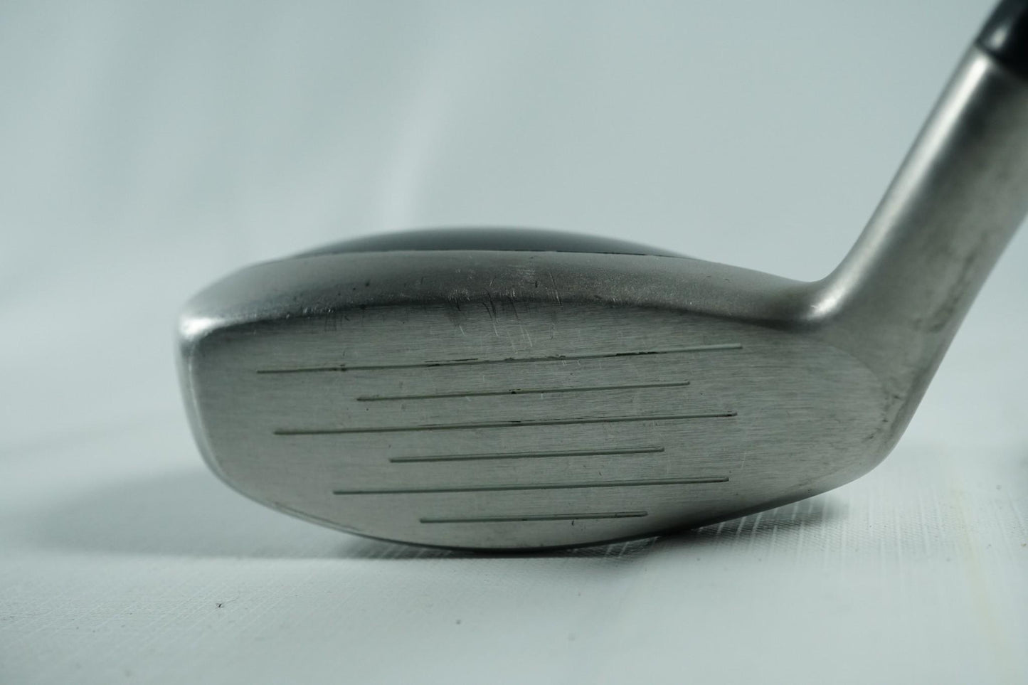 Taylormade Rescue Mid 2 Hybrid 16° / Regular Flex Graphite Shaft / 071125389