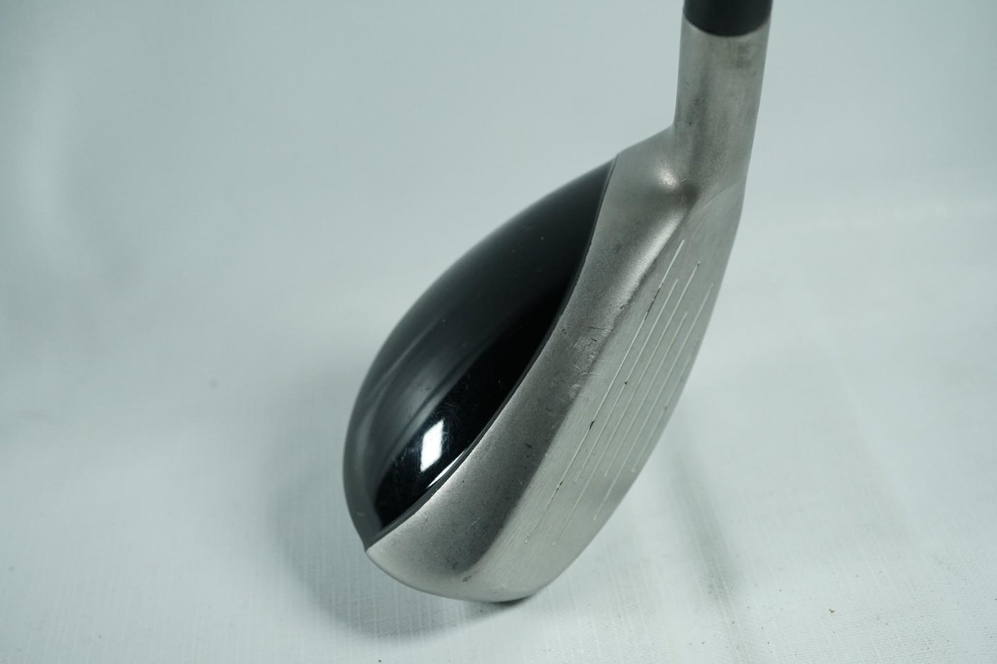 Taylormade Rescue Mid 2 Hybrid 16° / Regular Flex Graphite Shaft / 071125389