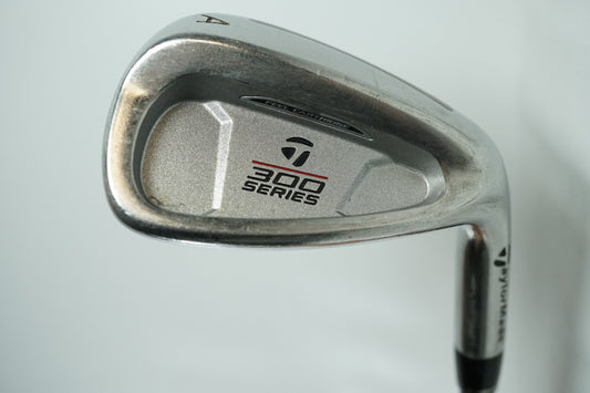 Taylormade 300 Series Approach Wedge / Regular Flex Graphite Shaft