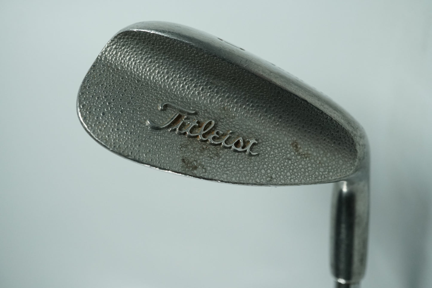 Titleist Accu-Flo Pitching Wedge / Regular Flex Steel Shaft / New Grip