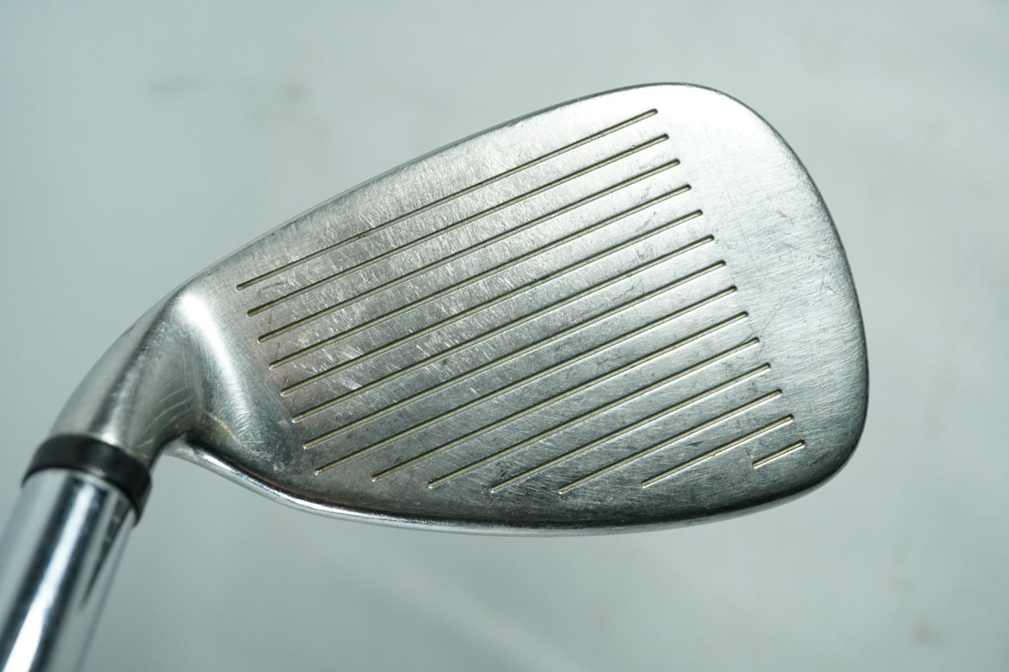 Wilson Deep Red Pitching Wedge / Steel Shaft