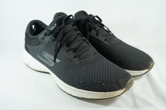 Skechers GoGolf Shoes / Black and White / UK9.5
